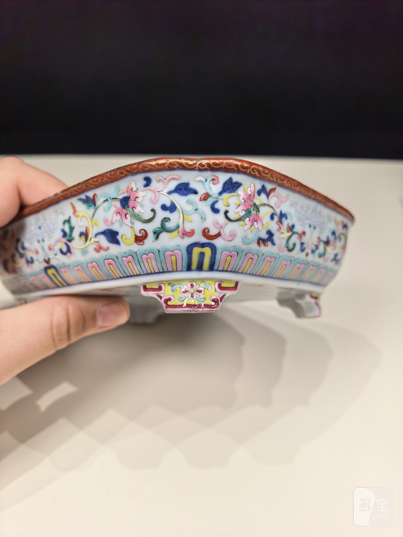 清乾隆 青花洋彩四方倭角水仙盆 - 图7